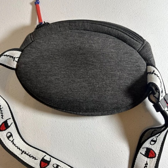 Champion Prime Waist Pack/Fanny Pack/mini sling bag, Gray Oversize Logo Unisex - Picture 7 of 13